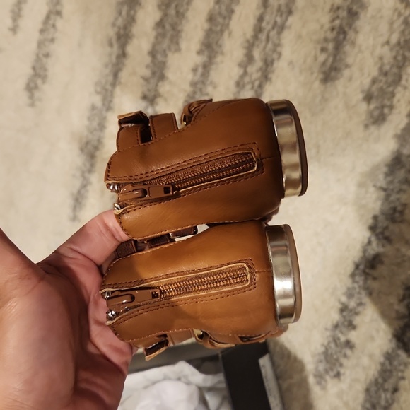 Girls Kenneth Cole gladiator sandals - Picture 3 of 4